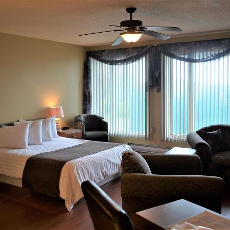 Motel Quatre Saisons Форествілл Екстер'єр фото
