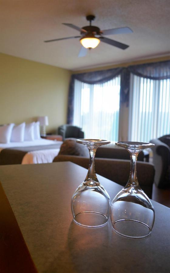 Motel Quatre Saisons Форествілл Екстер'єр фото