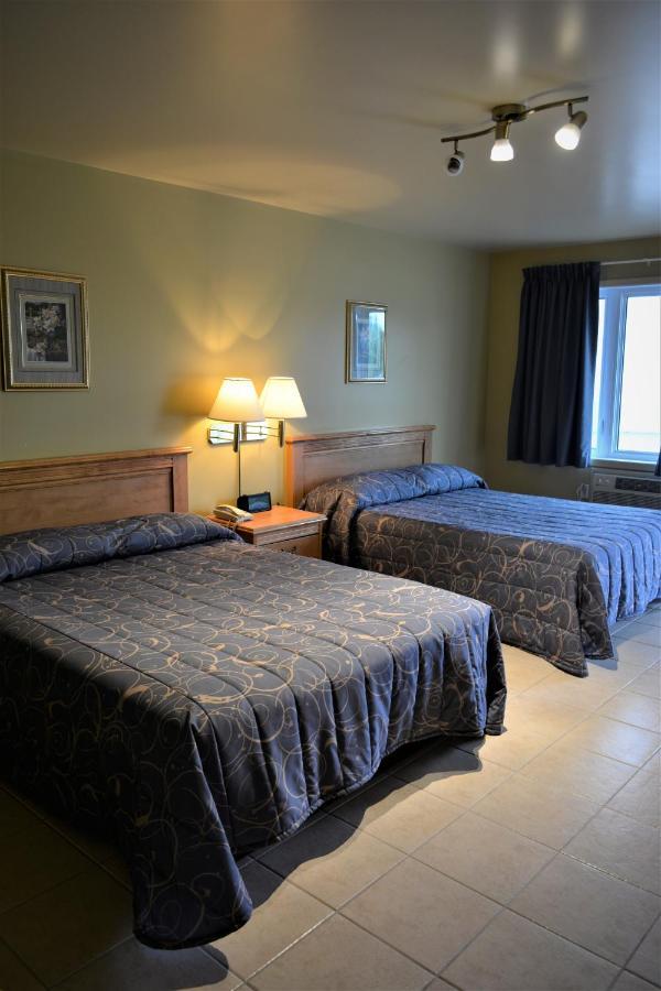 Motel Quatre Saisons Форествілл Екстер'єр фото